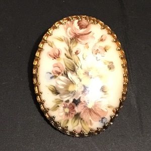 Vintage Enamel & Gold tone setting broach